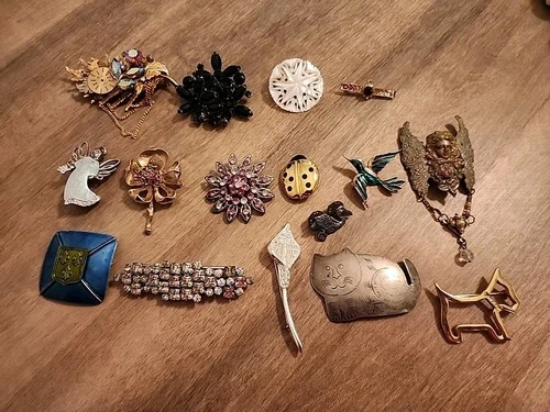 Vintage BROOCHES Pins Ornate Costume Jewelry Floral Rhinestone Enamel Lot of 16