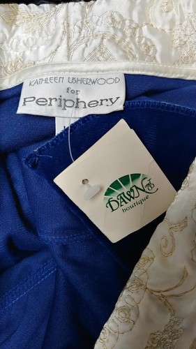 NEW OLD STOCK - VINTAGE KATHLEEN USHERWOOD PERIPHERY SAPPHIRE VELVETY PEARL ROBE - Picture 9 of 9