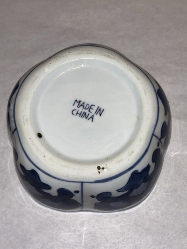Vintage Chinoiserie Blue White Ceramic Candy Trinket Powder Jar Floral - Picture 6 of 8