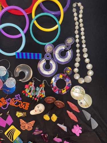 HUGE Vintage to Now Funky 80s 90s Style Estate Jewelry Fashion Party Lot READ - Picture 8 of 21