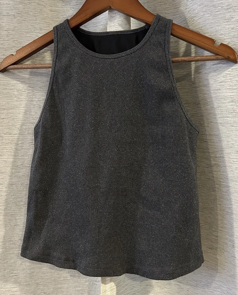 VUORI Mudra Plyo Tank Top Women's Built-In Bra YOGA No Size Tag - Imagem 2 de 4