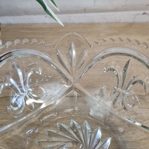 Cuenco decorativo vintage francés de vidrio prensado transparente borde festoneado Fleur de Lis - Imagen 9 de 24