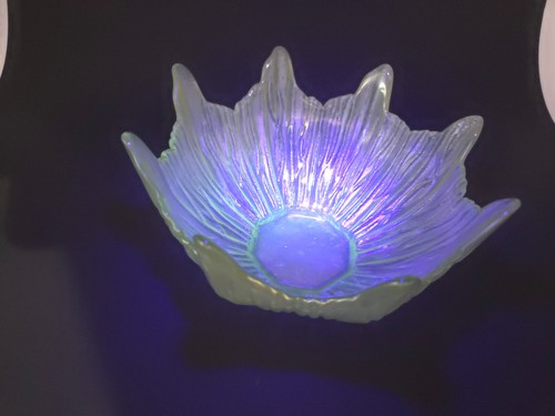 Pier One Vase Unique GLOW Glows & Shape Blue Green Iridescent Glass - Picture 6 of 7