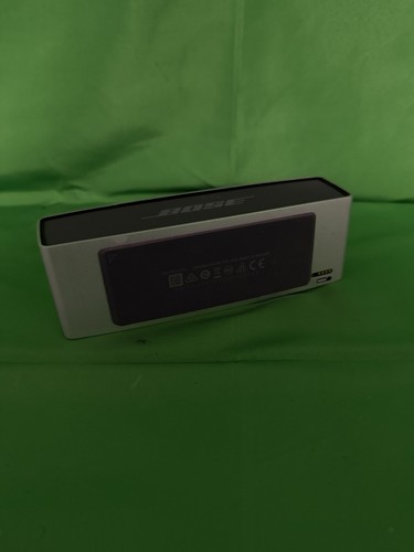 Bose SoundLink 359037-1300 Mini Bluetooth Speaker - Silver - Picture 2 of 4