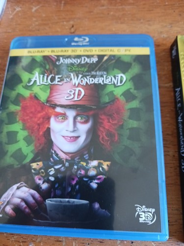 Disney Alice in Wonderland (3D, Blu-ray, DIG, 2010, 3 Disc) Lenticular Slipcover - Foto 3 di 14