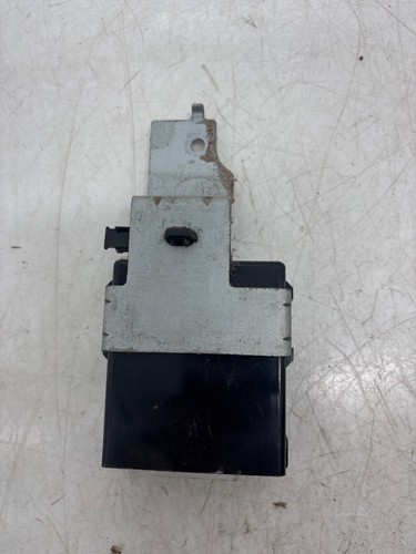 Mitsubishi L200 MK4 (2010>2012) Rear Window Control Module ECU MN141469 - Picture 3 of 8