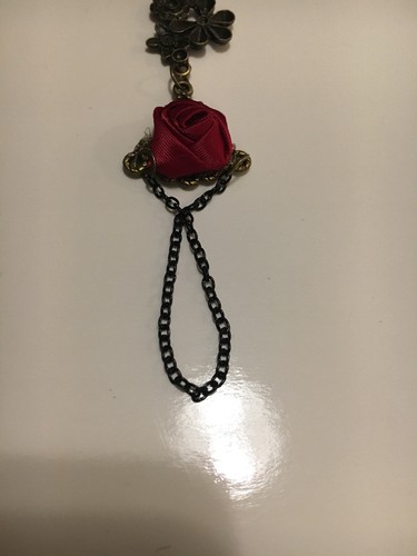 4 Piece Set, Red Lace Lady Cameo Rose Choker, Earnings, And 2 Bracelets - Picture 7 of 12
