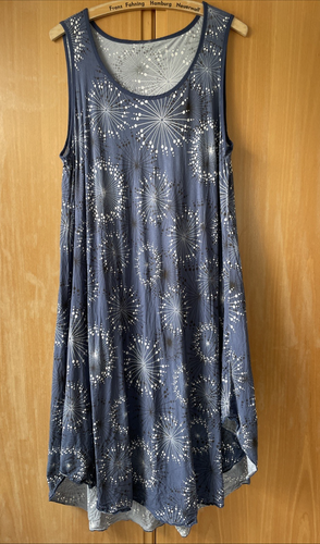 SOMMERKLEID +++ blau gemustert +++ 46 +++ Kleid