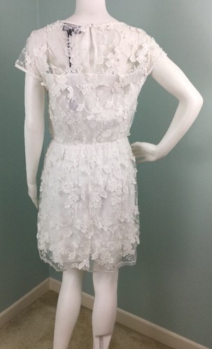 NWT Women's Romeo & Juliet Couture Off-White Floral Lace Skater Dress Sz Medium - Picture 10 of 11