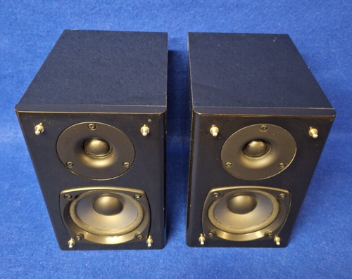 Hitachi AXM649U schwarz kabelgebunden 50 Watt Micro HiFi System Regallautsprecher - Paar - Bild 18 von 20