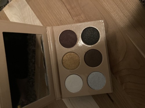 Kim Kardashian KKW Beauty Eyeshadow Palette Glitz & Glam Product Eye Make-Up - Picture 2 of 3