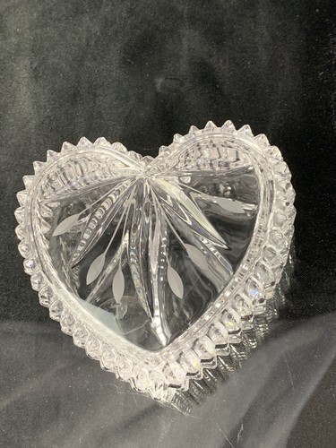 Wedgwood Kristall herzförmige Schmuckschale mit Deckel Schmuckschatulle Valentinstag Vintage - Bild 1 von 11