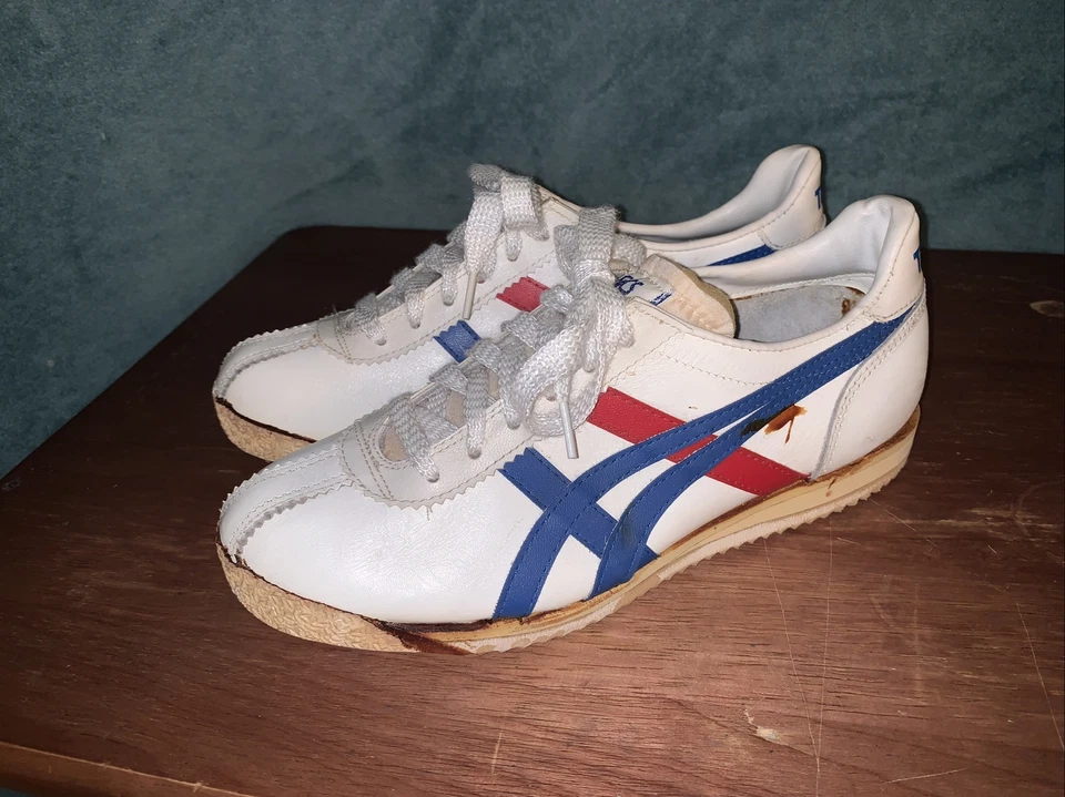 Vintage Early 1980s deadstock Asics Tiger leather athletic shoes 4 - Image 2 of 4