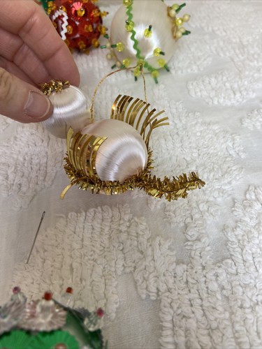 Lot 19 Vtg Sequin Push Pin Ornament Bead Satin Tinsel Foil Velvet Bird Japan - Picture 10 of 12