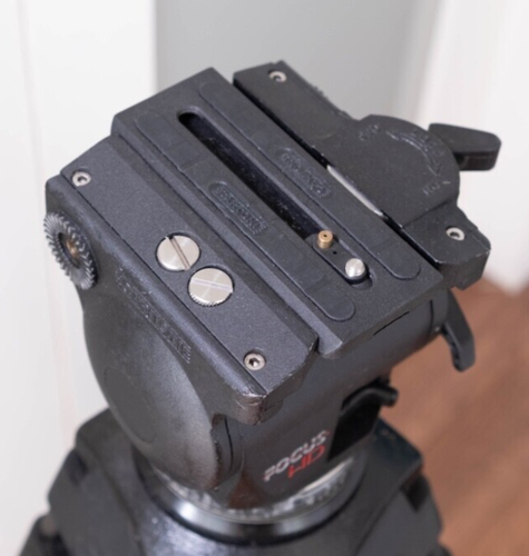 CARTONI FOCUS F100 FLUID HEAD 100mm WEDGPLATE PANBAR TIE DOWN KNOB SERVICED 22Lb - Picture 10 of 14