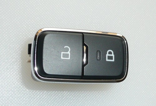 2020 – 2023 Lincoln Aviator LH Driver Power Door Lock Switch PN: LC5T-14017-BCW - Picture 3 of 6