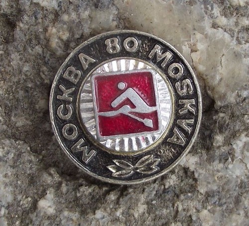 1980 Moscow Russia Olympic Games Rowing Sculls Official Rower in Boat Pin Badge - Picture 3 of 4