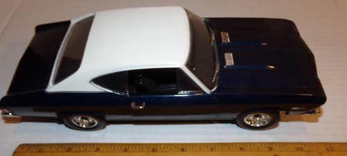 Chevrolet Chevelle SS 396 American Muscle 1968 ERTL 1:18 techo azul blanco - Imagen 14 de 14