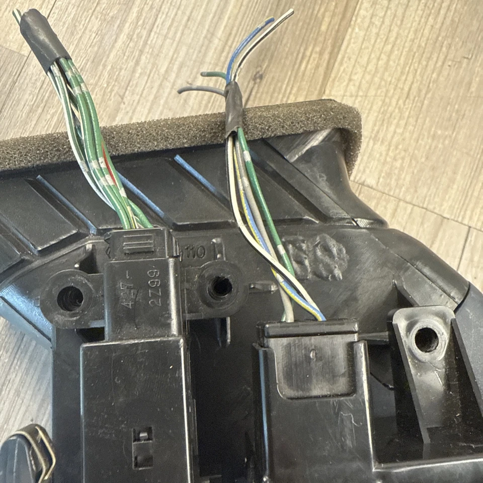 1990 1991 1992 1993 TOYOTA CELICA ЦЕНТРАЛЬНАЯ ПРИБОРНАЯ ПАНЕЛЬ ВЕНТИЛЯЦИОННЫЕ ОТВЕРСТИЯ СЕРЫЙ FY10 55686-20100 - Изображение 4 из 4