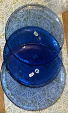 1988  CIVE R. H. Macy & Co. Inc. The Cellar 4 pcs heavy Glass blue Dinner Plates