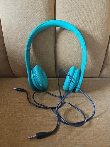 Beats by Dr. Dre Solo HD headphones Used - Green with carrying case