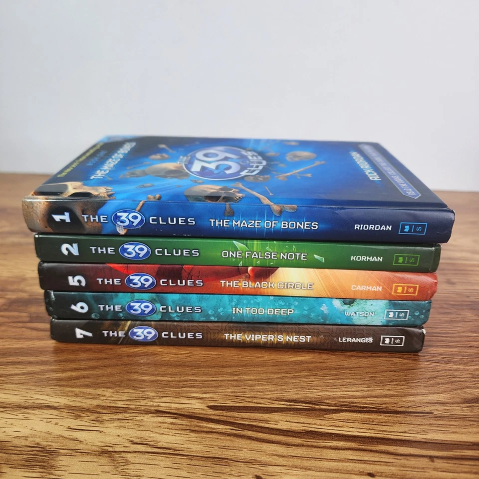 Lot of 5 The 39 Clues Hardcover Books #1-2 & #5-7 – Maze of Bones & More Foto 2 de 4