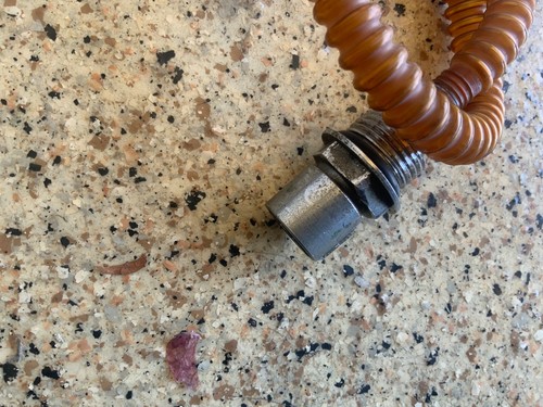 1365 06 HARLEY-DAVIDSON ROAD KING GAS FUEL TANK EFI OUTPUT CHECK VALVE 62228-03 - Picture 2 of 3