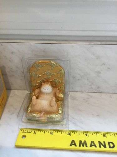 Support smartphone Forbidden City Royal Cat assis sur le trône du dragon neuf dans sa boîte - Photo 10 sur 10
