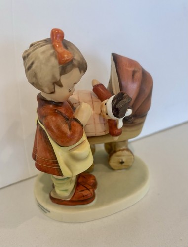 Hummel/Goebel ‘Doll Mother' Figurine #67 Arthur Moeller W. Germany 4.5” Vintage - Picture 2 of 7