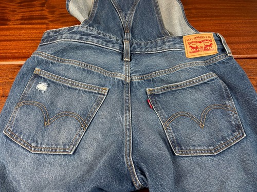 Mono con tirantes Levis azul utilitario talla grande entrepierna para mujer 27” - Imagen 8 de 12