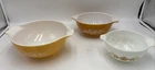 SET OF 3 Vintage PYREX Butterfly Gold 442 443 Glass Mixing Bowl 1.5 qt 2.5 1.5pt