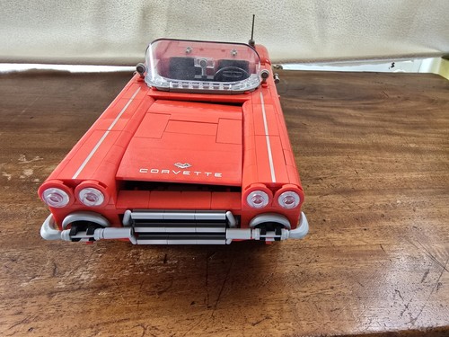 LEGO 10321 Icons Chevrolet Corvette 1961 Building Kit - Picture 3 of 11