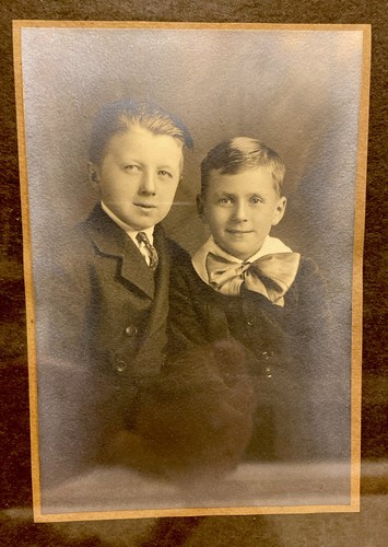 Antique 1922 Young Brothers B&W Studio Photos W/9x18 Original Wood Frame & Glass - Picture 3 of 10