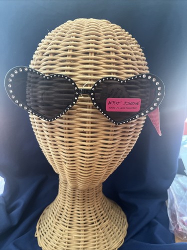 BETSEY JOHNSON RHINESTONE STUDDED HEART SUNGLASSES SUMMER FASHION FABULOUS NWT - Picture 6 of 11