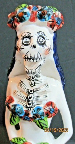 Mexikanische Talavera Catrina mit Blumen Tag der Toten Figur Volkskunst Keramik 11 Zoll - Bild 6 von 8