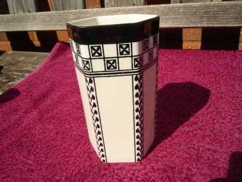 Vintage Royal Doulton Virginia Art Deco Hexagonal Black & White Vase . - Picture 8 of 8