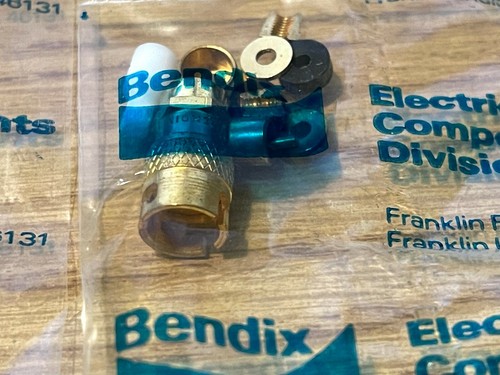 Lot of 7 Bendix 5313-1 & 1728-1 Connectors - Picture 6 of 7