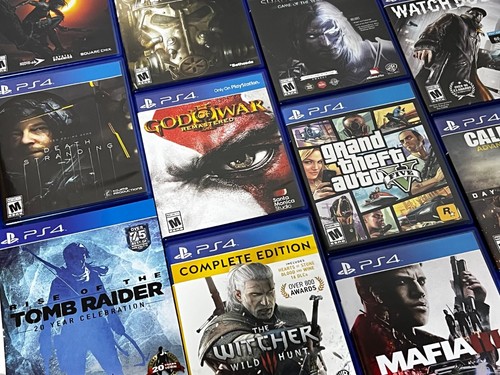 【中古品】ゲーム付き 置型ホワイト PS4 プレイステーション4本体 本数限定特価 【中古品】ゲーム付き 置型ホワイト PS4 プレイステーション4本体 家庭用ゲーム本体
