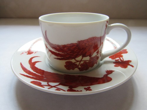 Neiman Marcus Pavo Real Rojo Pekín 7 tazas y 8 platillos - Imagen 2 de 12