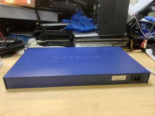 Netgear ProSafe 24+4 Smart PoE Ethernet Switch - FS728TP-V2 - ( 3 ) - Picture 10 of 15