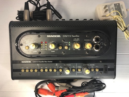 Mackie Onyx Satellite Firewire Recording System - Base Station & Pod & Charger - Picture 4 of 5