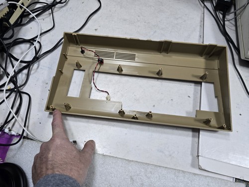 Commodore C64 FAIR-DARK-Exact Top Cover ONLY-BROKEN Screw Post & Lock Clip-PARTS