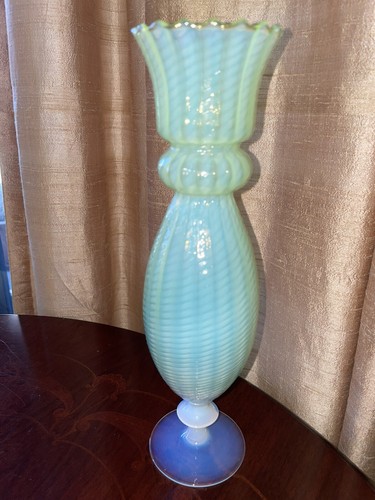 GREEN OPALINE VENETIAN ART HAND BLOWN GLASS 11" FOOTED VASE TOSCANA ITALY - Picture 2 of 8