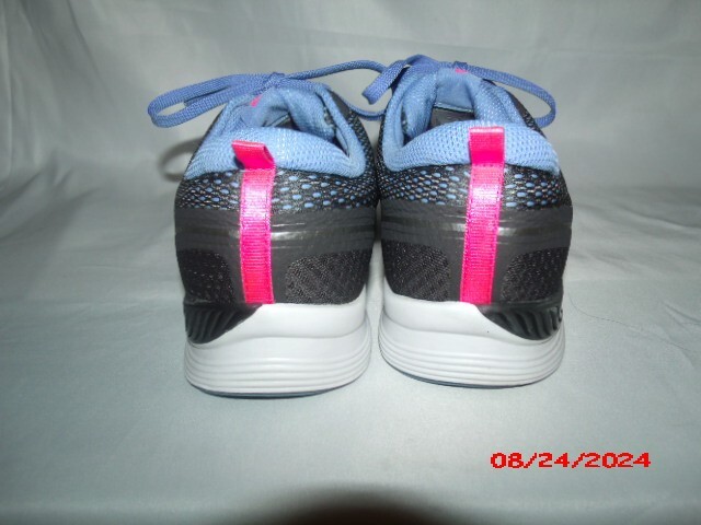 Picture 3 of 6