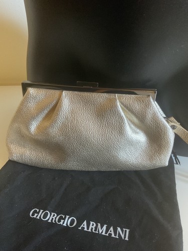 Giorgio Armani Gold Clutch Bag with detachable wrist strap in leather + dust bag - Picture 6 of 10