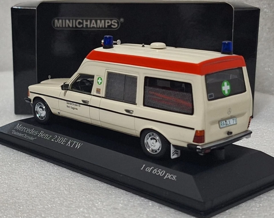 Mercedes E-Class (W123) 230E Binz Ambulance 1983 1:43 Minichamps 437032060 (13) - Image 4 of 4