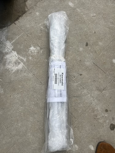 Genuine OEM Kawasaki Full Poly Fixed Windshield KAF40-020 Mule 4000-4010 - Picture 3 of 4