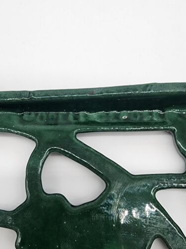 The Greenhouse Cast Iron Enamel Large Trivet Green 7" Ginkgo Design - Picture 3 of 6