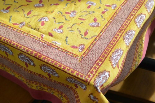 Couleur Natur Tischdecke Bruno Lamy Baumwolle rot gold 71" x71" Indien - Bild 5 von 10
