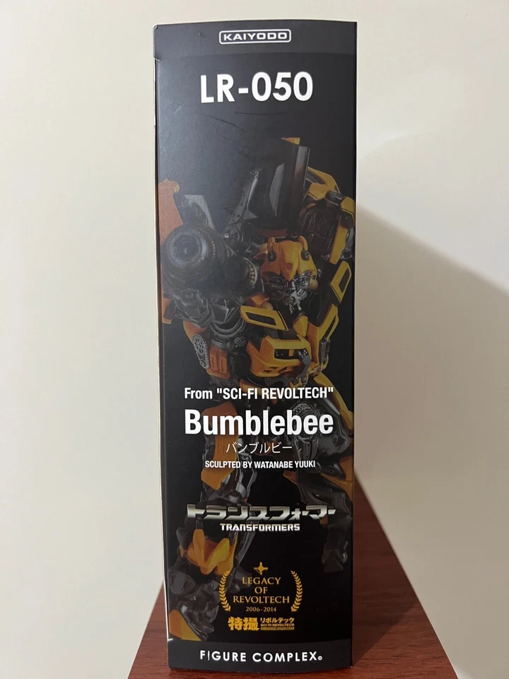 KAIYODO Legacy of Revoltech Bumblebee Foto 3 de 4